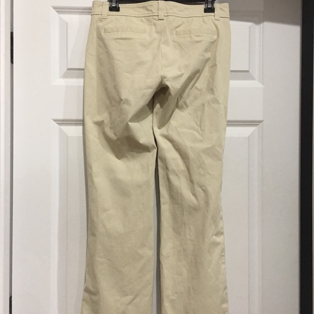 Size 2 Lilly Pulitzer Beach PalmFit Khaki Pants. - Picture 2 of 3